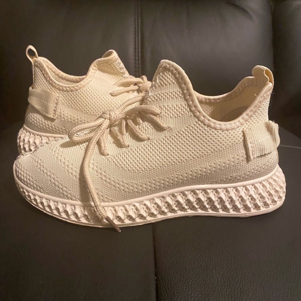 SHEIN Mesh Women's Lace Up Beige Active Athletic Sneakers Size 4.5 women